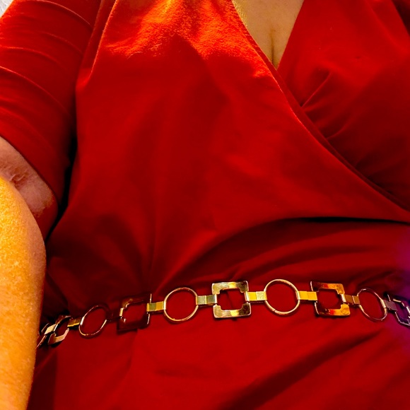 Beautiful vintage gold chain belt. Set at the length you want - Picture 1 of 6